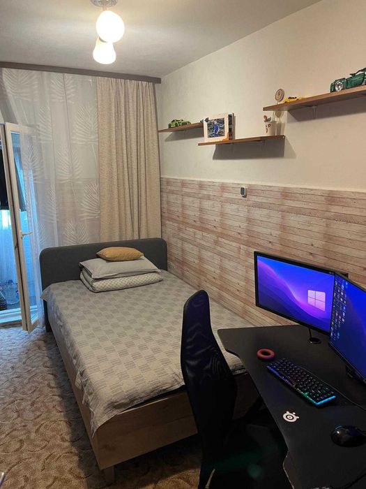 Vând apartament cu 3 camere, situat la parter  în zona  Lipovei