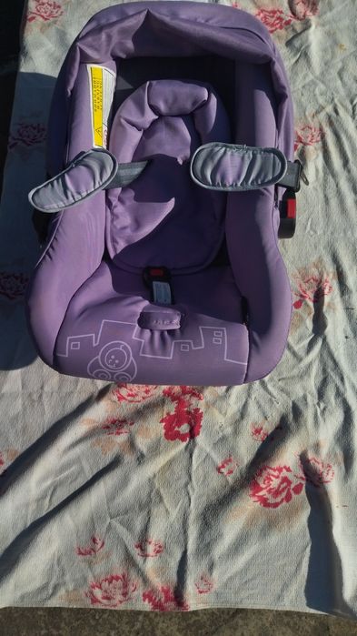 Детска кошница за автомобил. Много запазена.