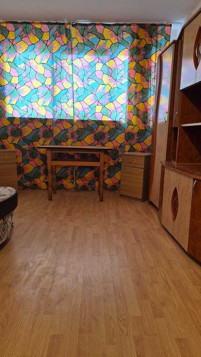 Garsoniera Onesti    19500 euro    0757678898