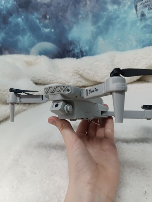 Продам квадрокоптер E88 PRO