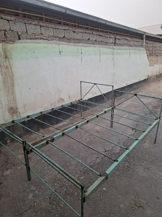 Кровать металлическая