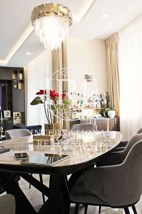 Продава се Многостаен апартамент в Варна, Гранд Мол Варна - 239 кв.м за 1925 €/кв.м - Снимка #2