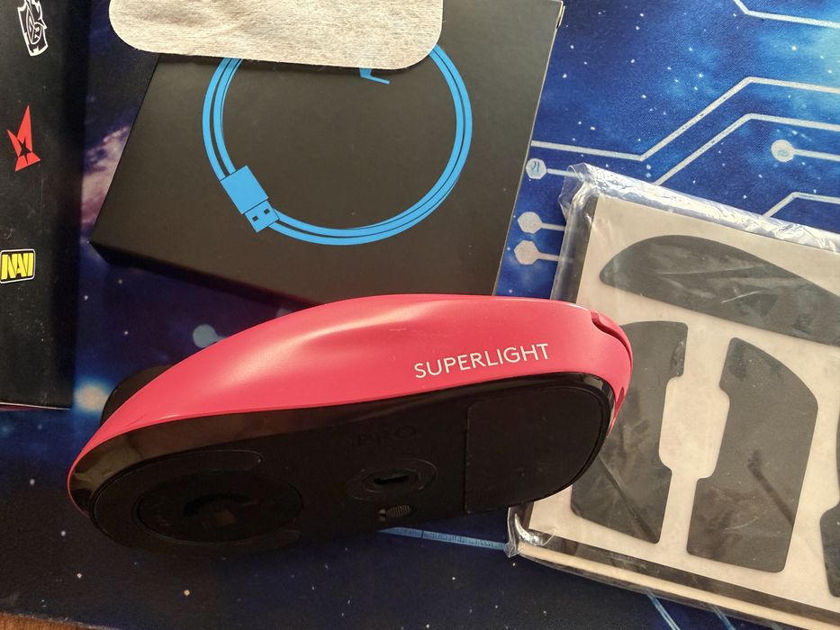 Mouse Logitech Superlight magenta