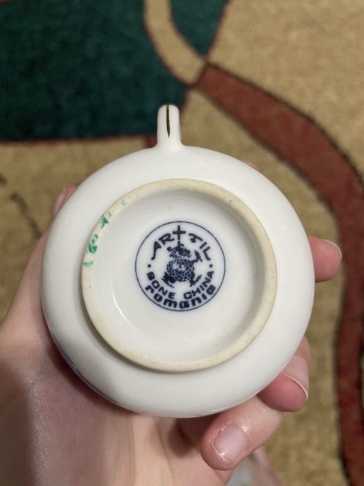 Cești de cafea din porțelan