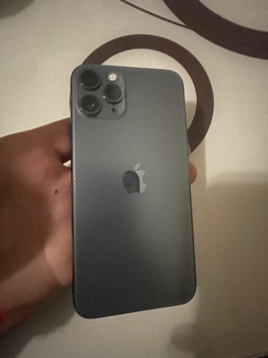 Vand sau schimb 2 iphone