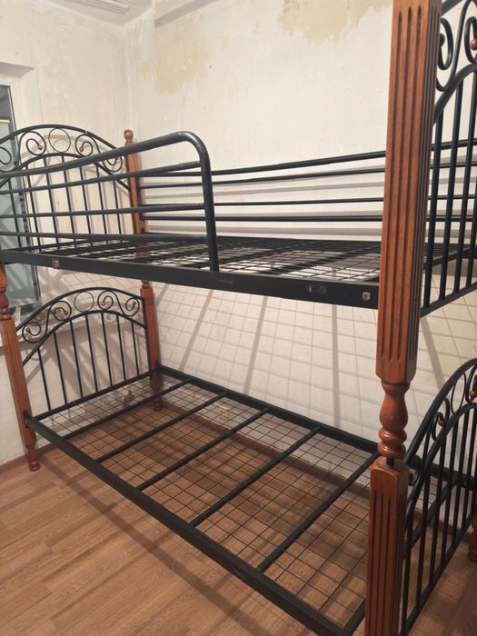 Кровать двухъярусная