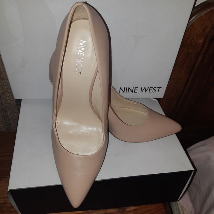 Pantofi  cu toc din piele naturală Nine West