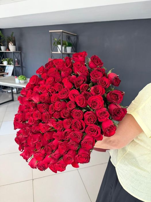 Метровые 101 роза