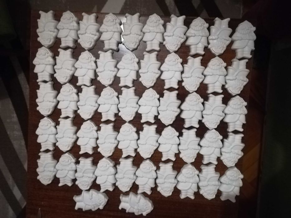 Коледни гипсови фигурки за оцветяване