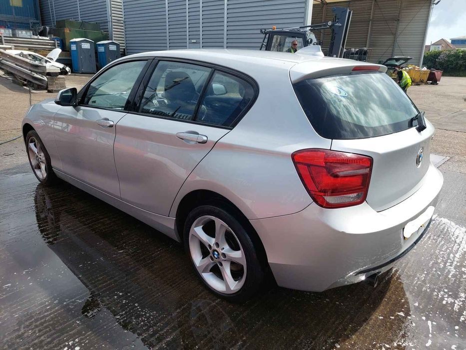 Prag Dreapta BMW Seria 1 2012 Hatchback Argintiu