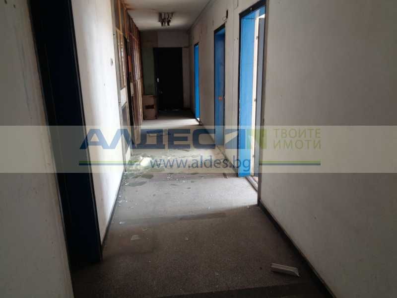 Продава се Офис в София, Център - 2358 кв.м за 552 €/кв.м - Снимка #12