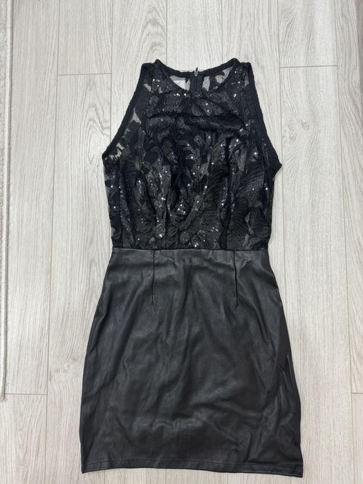 Маркови рокли и сетове Mijel, Guess