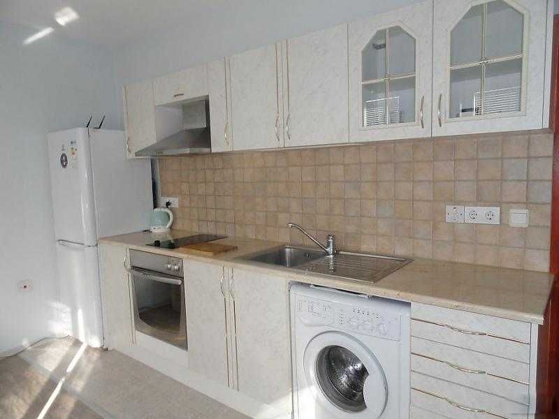 Двустаен апартамент в Лазур