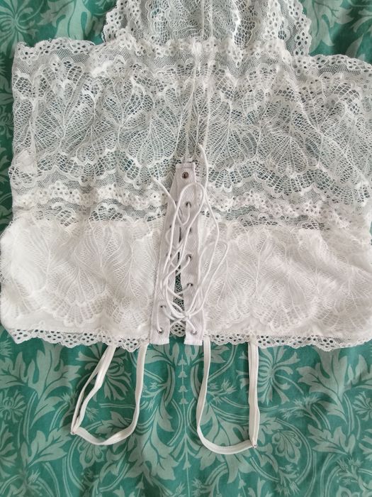Body alb dantela