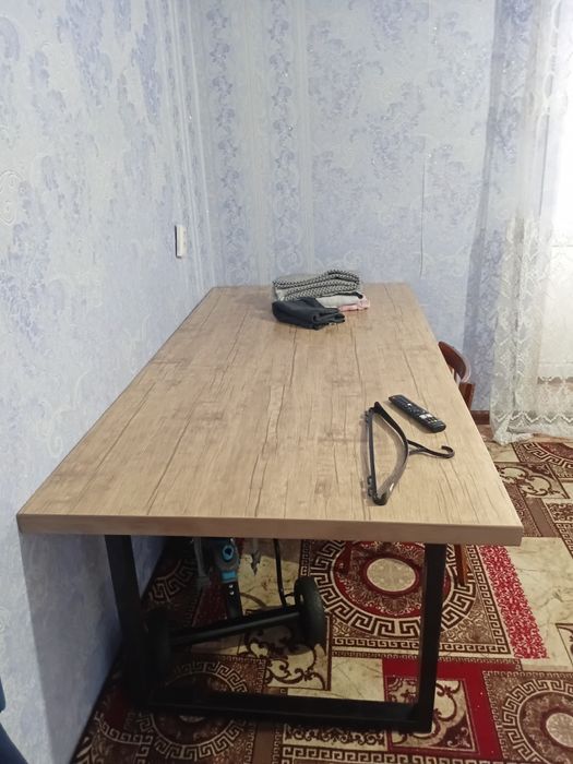Срочно продам стол
