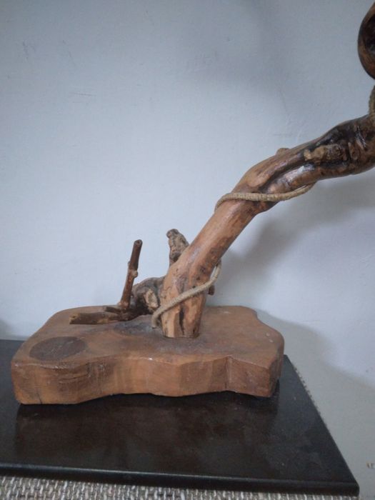 Изработка на лампи, полилеи от лозови пръчки