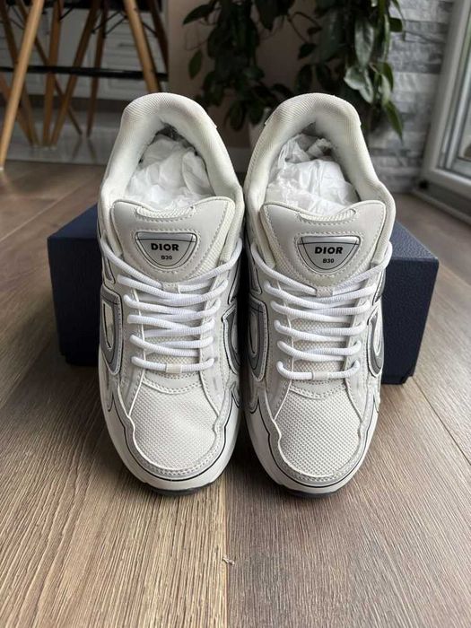 Dior B30 White reflective (40-46 номер)