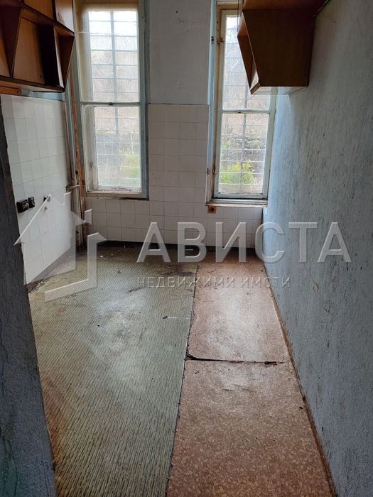 Продава се Двустаен апартамент в София, Център - 69 кв.м за 2377 €/кв.м - Снимка #4