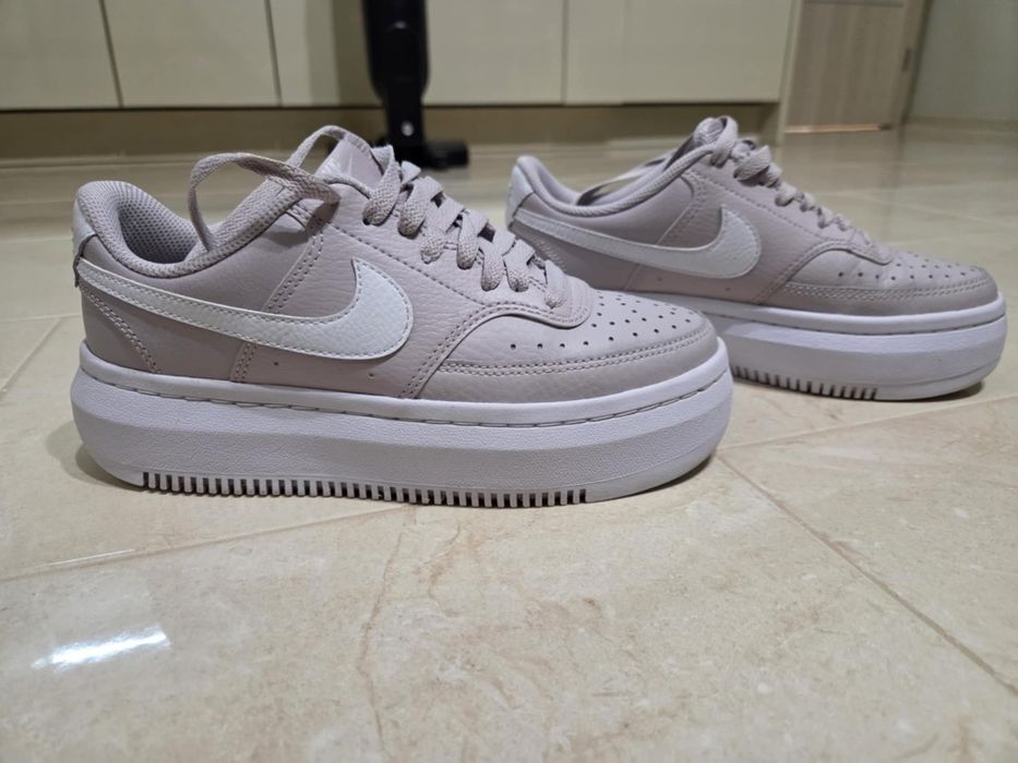 Кецове Nike Court Vision Alta Leather