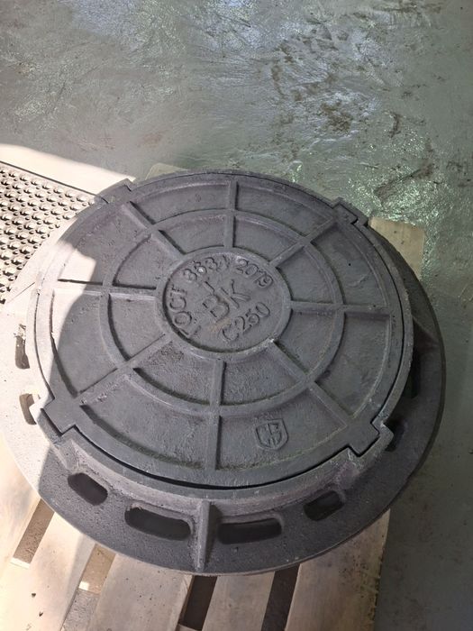 Продам люки чугунные
