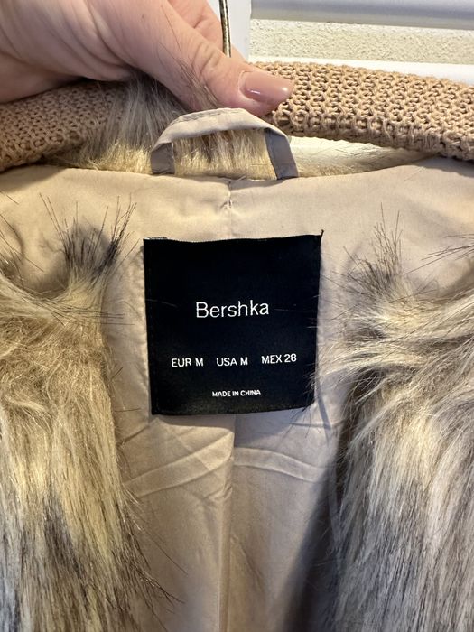 Vesta de blana bershka