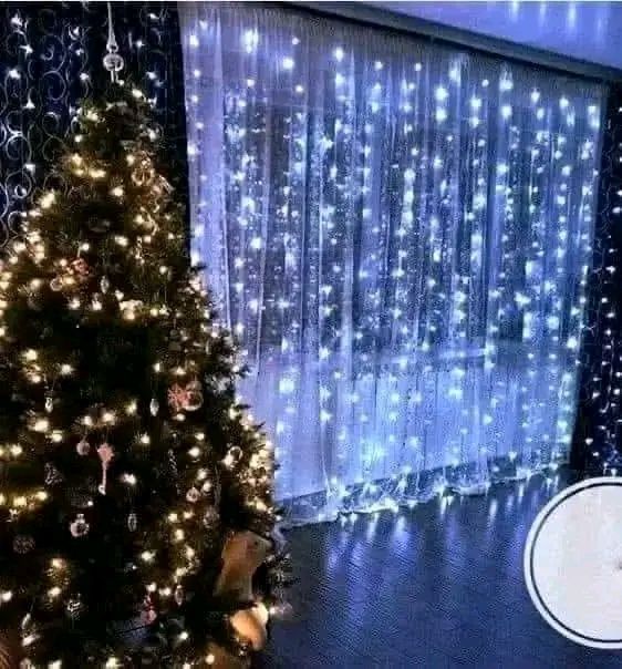 Коледни лампички с 300Led лампи 3 метра на 3 метра