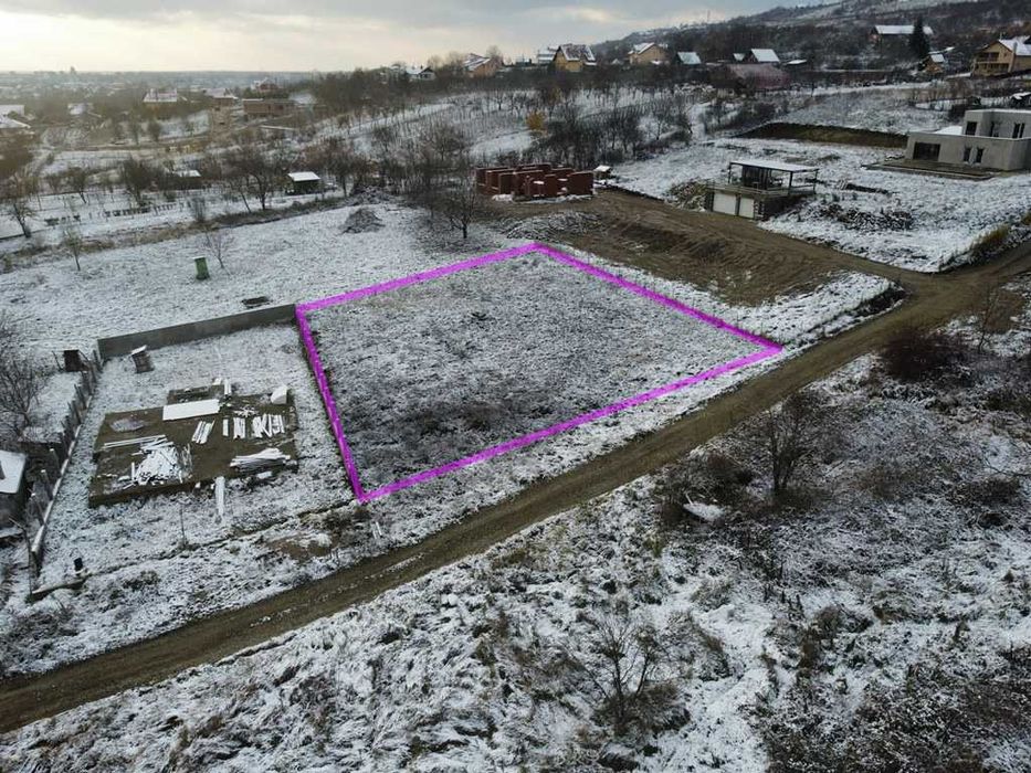 Teren 1000 mp in podgoria strada Fagetului / Facliei