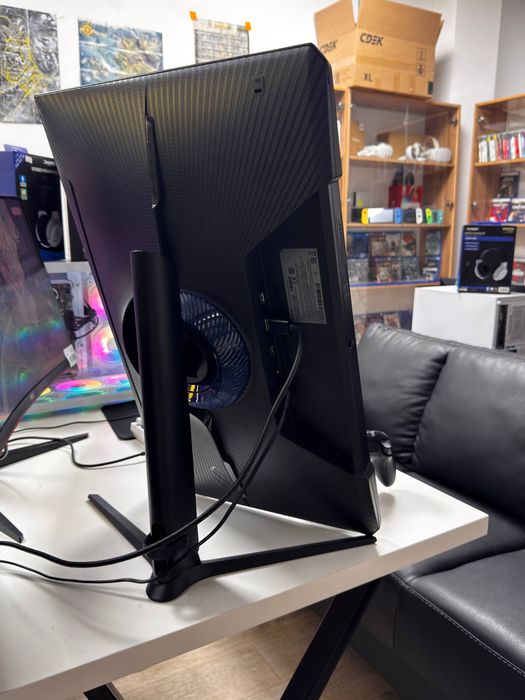 Монитор Samsung Odyssey 180Hz