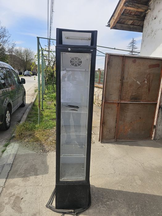 Витрина за напитки.