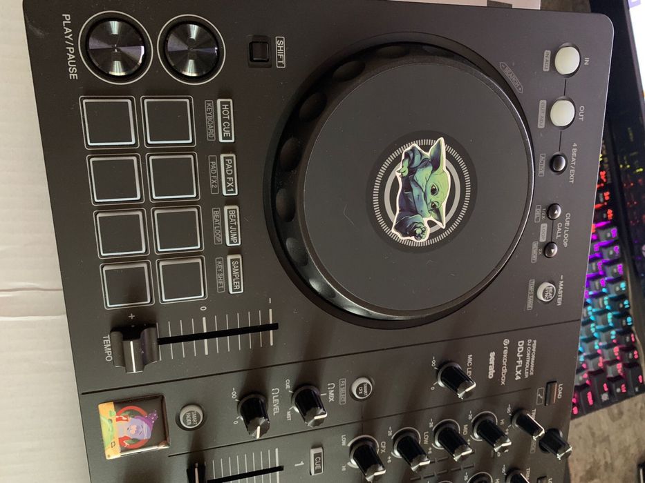 J-контроллер Pioneer DJ DDJ-FLX4