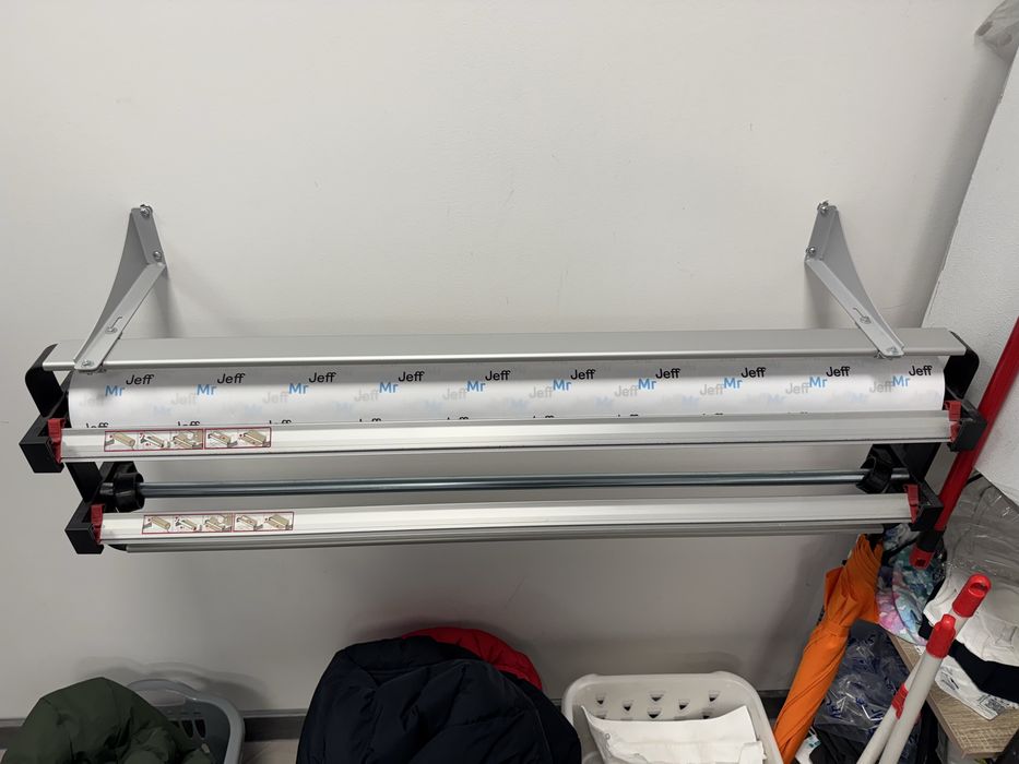 Резачка за хартия за стена