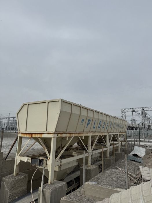 Продается HZS-120 бетонный завод б/у, 2 куб/м  мощности