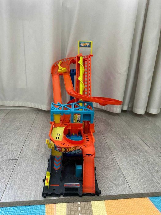 Mattel Hot Wheels Игровой набор Сити "Американские горки" ХОТ ВИЛС