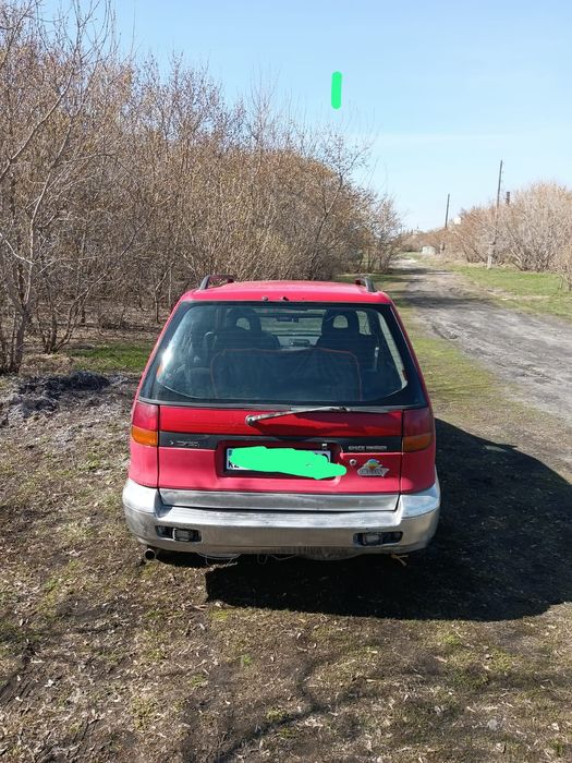 Продам автомобиль Mitsubishi Space Runner