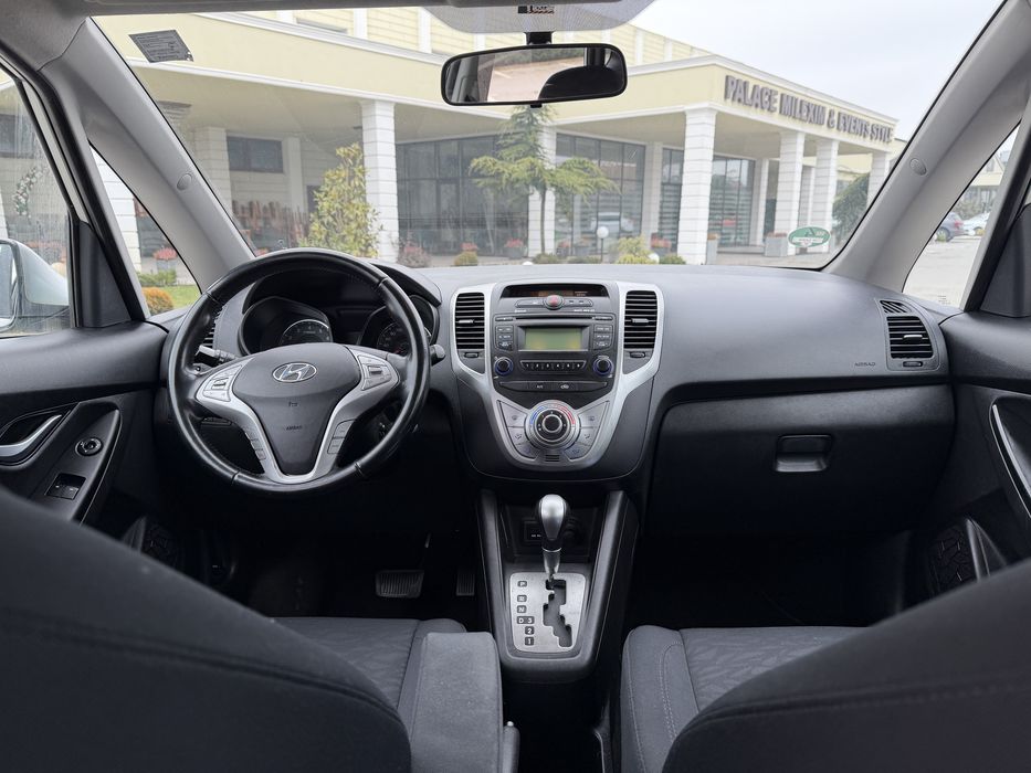 Hyundai ix20,AUTOMAT, 2015,1,6 benzina,pretul este 6950€