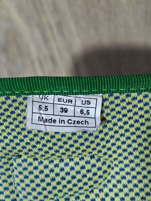 Продам скальные туфли Lowa Falco Velcro (скальники)