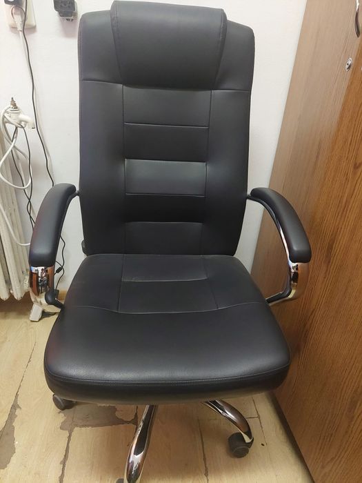 Scaun directorial Slash