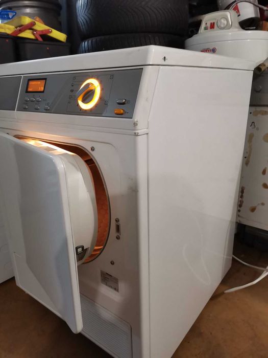 Професионална сушилня Miele