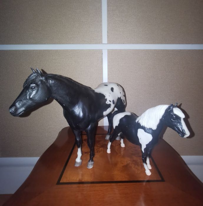 Антикварна колекционерска фигура на кон марка Breyer Reeves USA  2 бр.