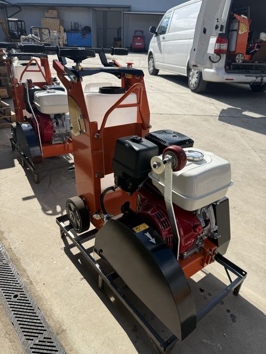 Taietor de asfalt 400 mm