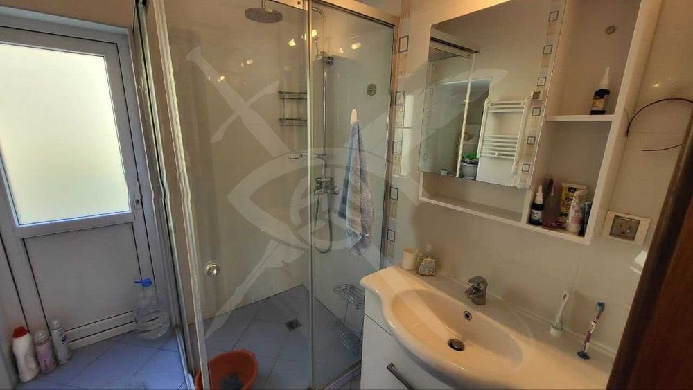 Двуетажна къща в района на Виница- 94873