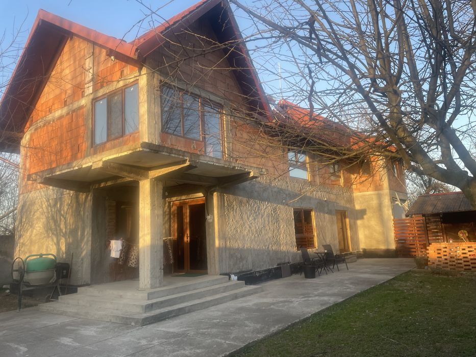 Vand casa 5 camere 200mp, 5000mp teren