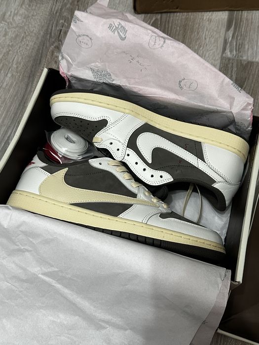 Air Jordan 1 Low Travis Scott