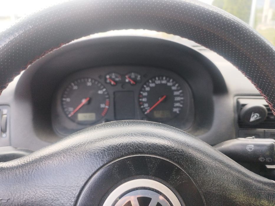 VOLKSWAGEN Golf 2000 — imagine 4