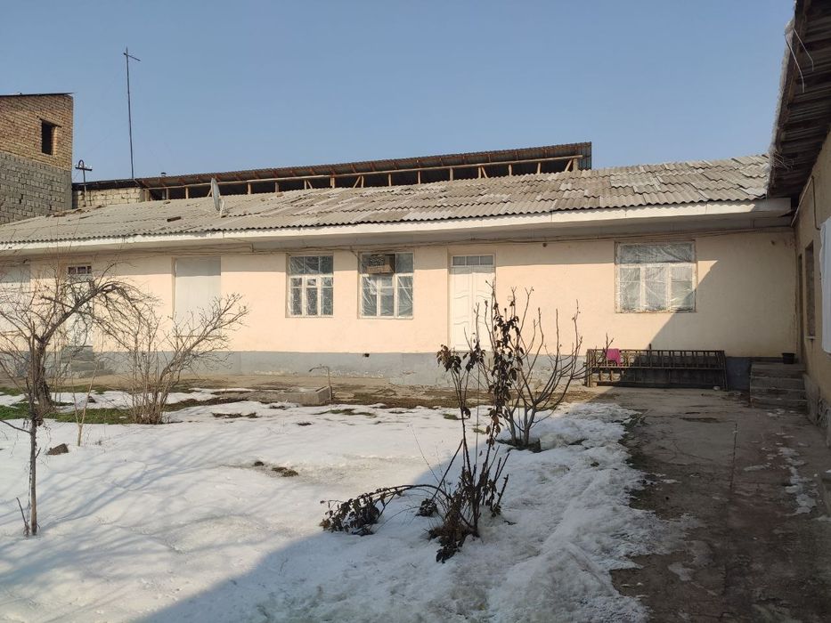 Yer narxida hovli sotiladi