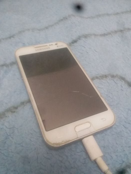 Продажа смартфона Samsung J1