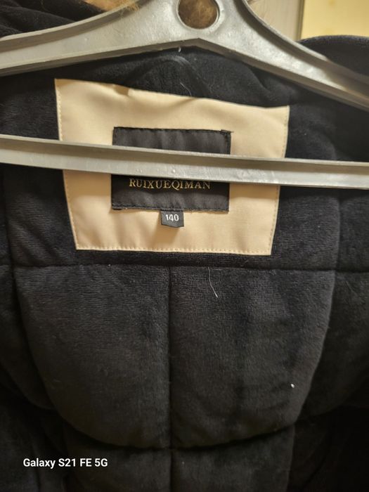 продам зимнию куртку на девочку