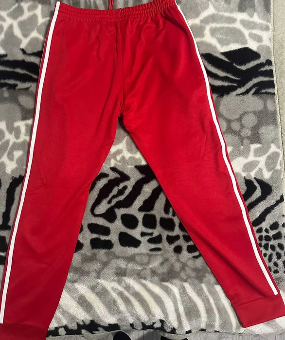 Compleu Adidas roșu  M , original