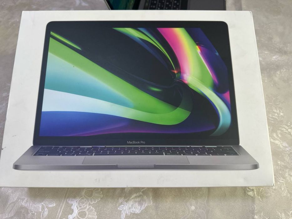 MacBook Pro m1 chip 8/512 inch 13.3