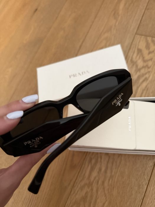 Слънчеви очила Prada